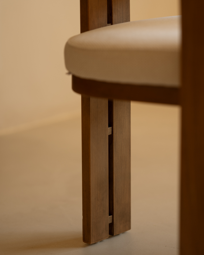 Silla Litta blanco con reposabrazos de madera maciza