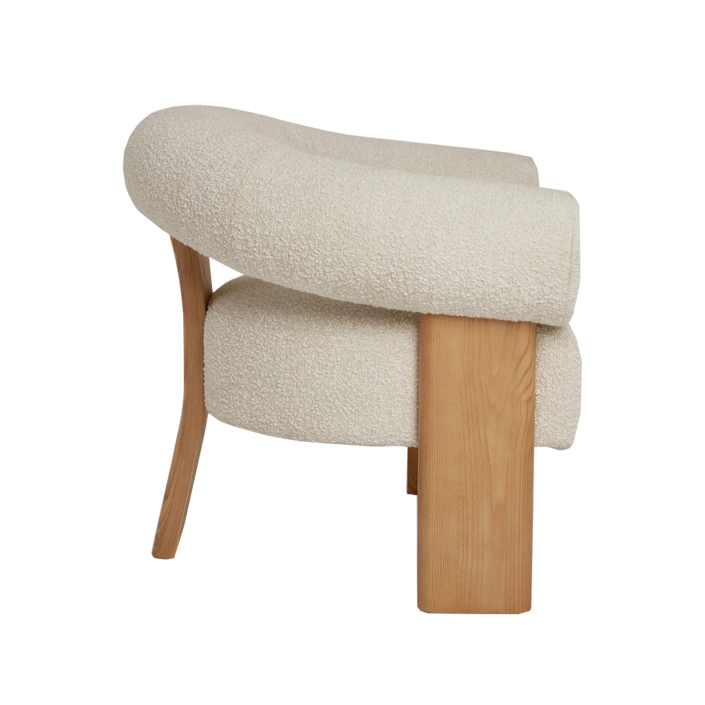 Butaca Jules de boucle blanco con madera maciza