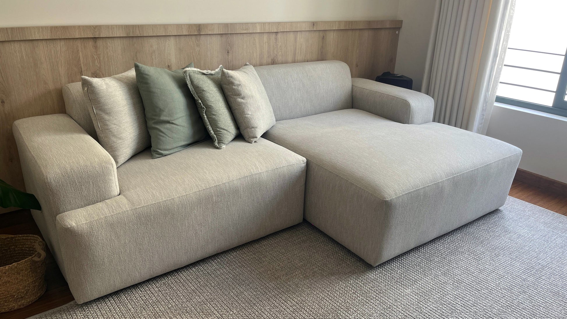 Sofá chaise lounge Luc beige
