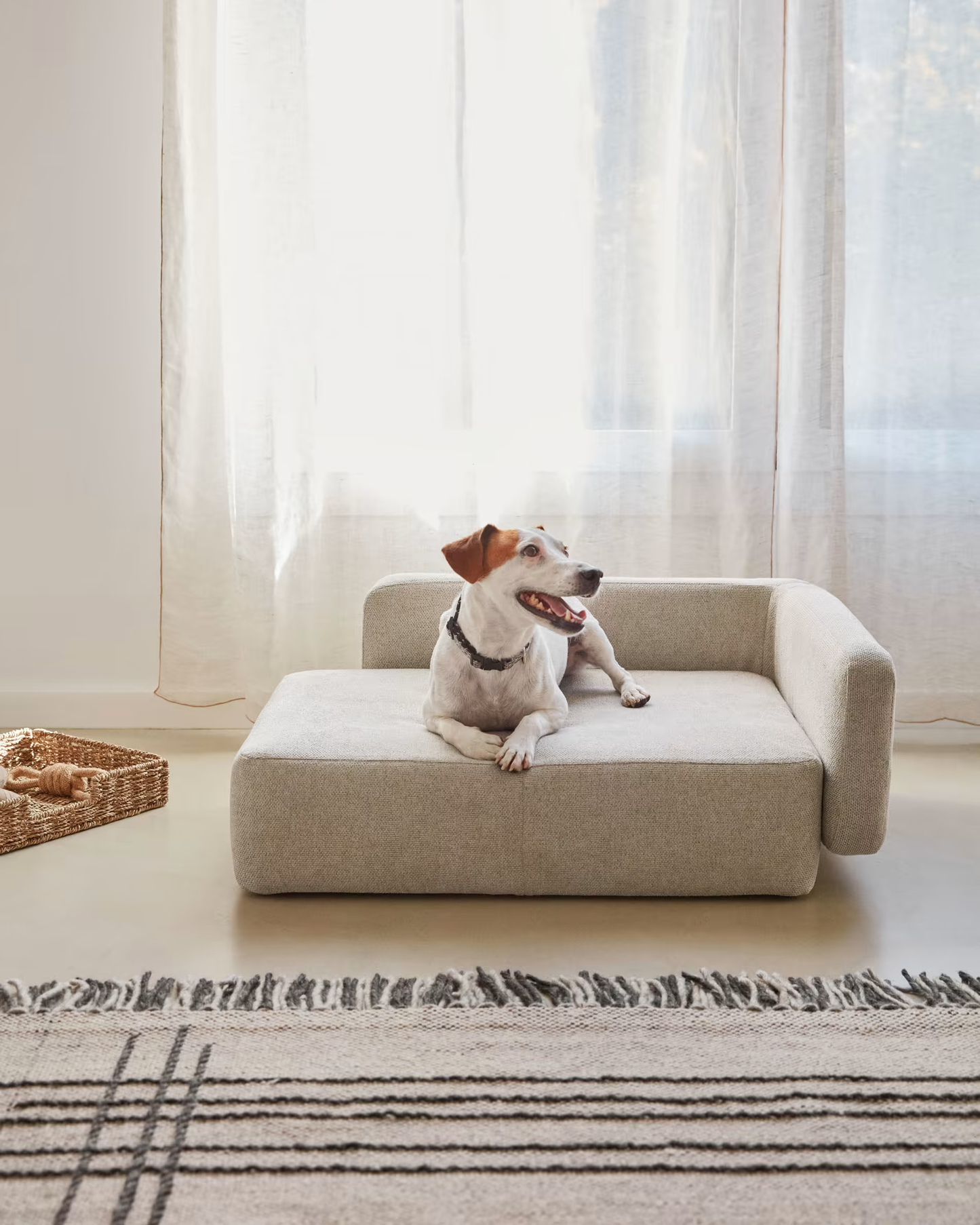 Cama para mascota Angus beige de 80x63 cm