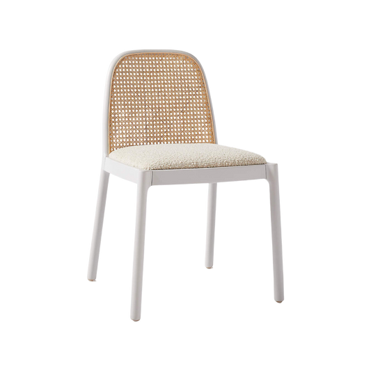 Silla Barcelona blanca de madera maciza con rattan natural