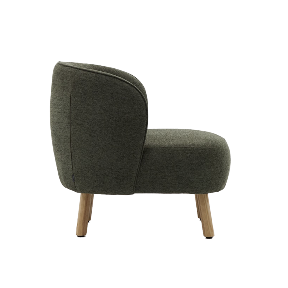 Butaca Ginebra con tapizado verde y patas de madera maciza