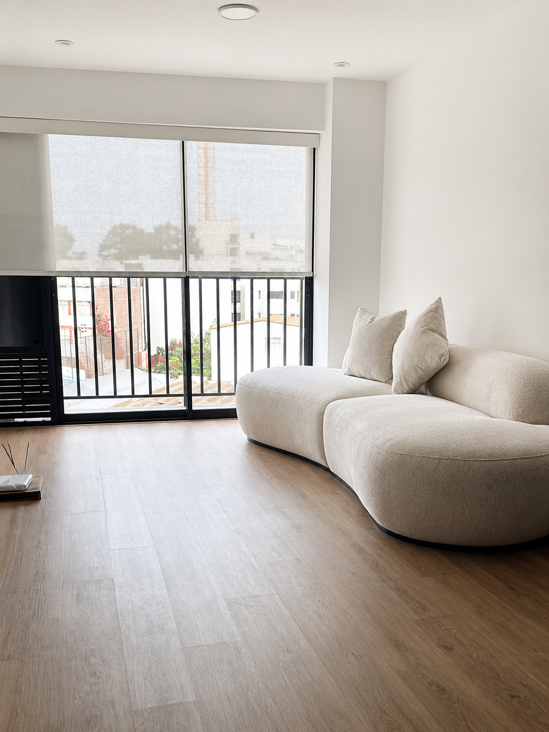 Sofá curvo Frida boucle blanco (4 plazas)