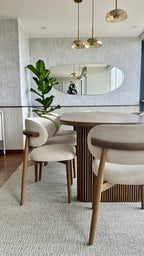 Silla Norman de madera cachimbo con tela beige