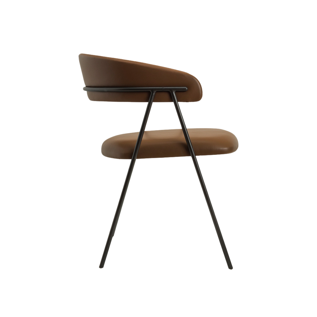 Silla Juls cuero sintético marrón metálica acabado negro