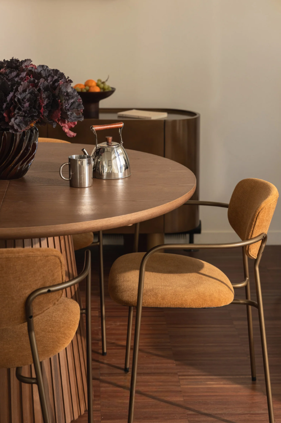 Silla Lisa marrón ocre metálica acabado oro envejecido