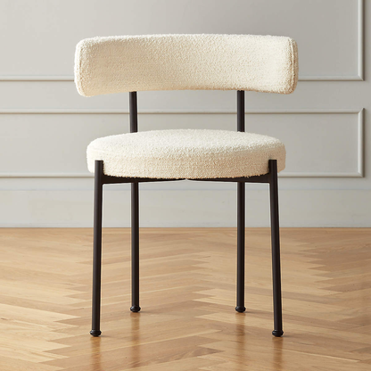 Silla Louis boucle blanco con estructura metálica negro