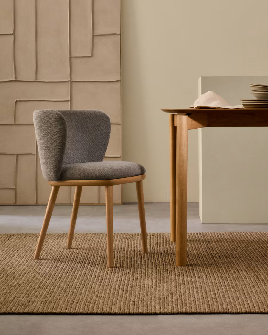 Silla Collin de chenilla marron con patas de madera maciza