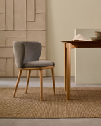 Silla Collin de chenilla marron con patas de madera maciza
