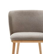 Silla Collin de chenilla marron con patas de madera maciza